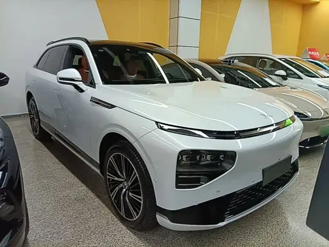 Xpeng G9 — Фото автомобиля 3