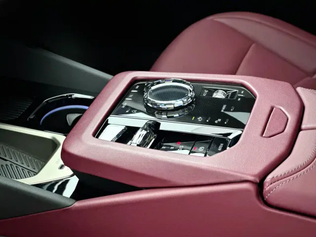 BMW 5 Series — Фото автомобиля 16