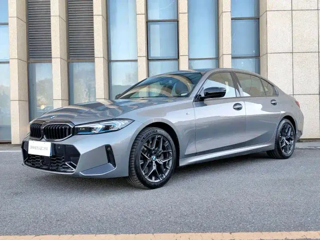 Фотография автомобиля — BMW 3 Series