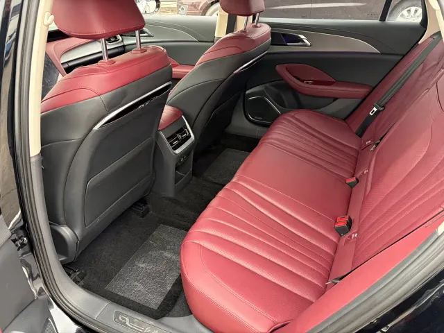 Hongqi H5 — Фото автомобиля 11