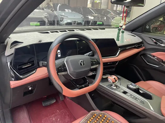 Changan X5 Plus — Фото автомобиля 9