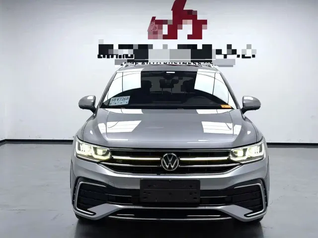 Volkswagen Tiguan L — Фото автомобиля 2