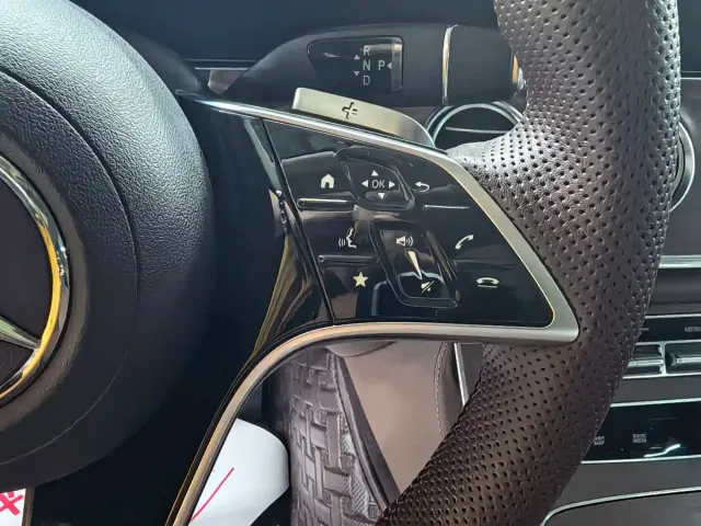 Mercedes-Benz E-Class — Фото автомобиля 12