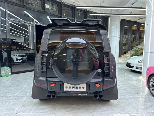 Land Rover Defender — Фото автомобиля 17