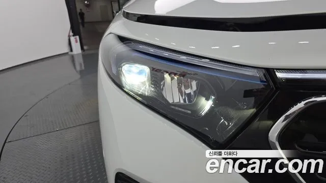 Mercedes-Benz EQB — Фото автомобиля 19