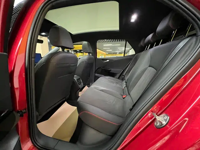Volkswagen ID.3 — Фото автомобиля 9