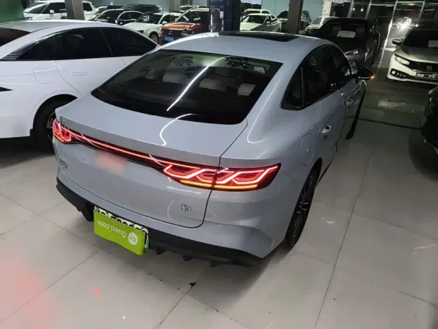 BYD Qin L — Фото автомобиля 6