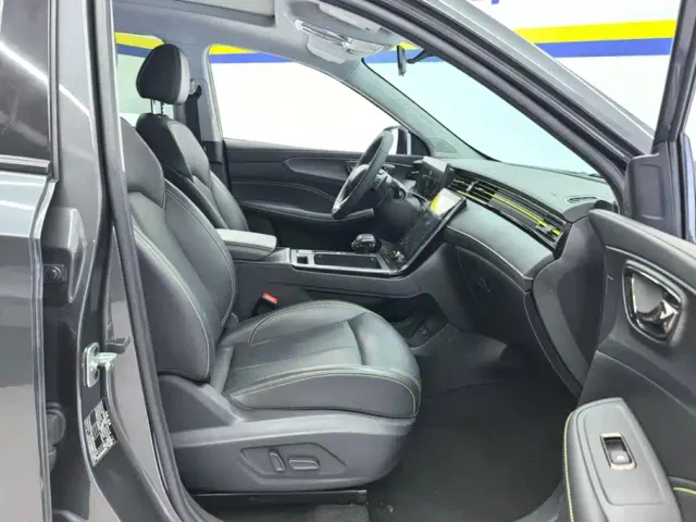 Roewe RX5 — Фото автомобиля 8