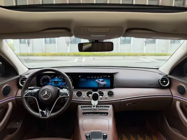 Mercedes-Benz E-Class — Фото автомобиля 6