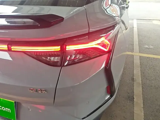 Dongfeng Yixuan — Фото автомобиля 7