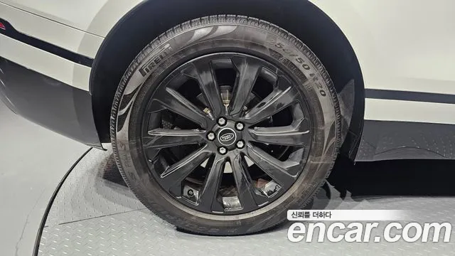 Land Rover Range Rover Velar Range Rover Velar 3.0 P400 R-Dynamic HSE — Фото автомобиля 5