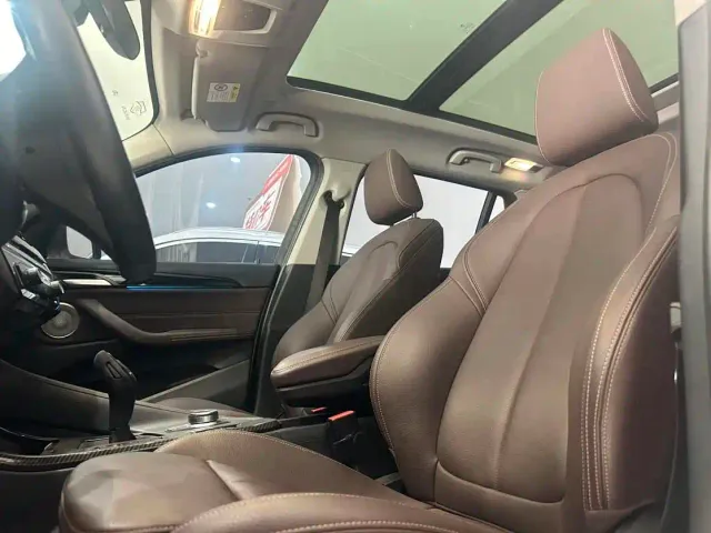 BMW X1 — Фото автомобиля 11