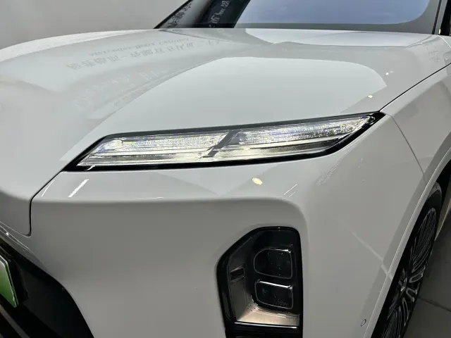 Nio ES8 — Фото автомобиля 18