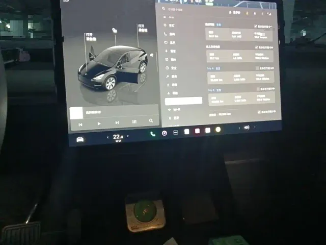 Tesla Model Y — Фото автомобиля 14
