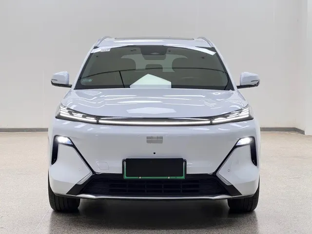 Geely Galaxy Starship 7 EM-i — Фото автомобиля 2