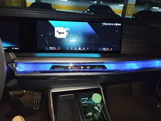 BMW i7 — Фото автомобиля 5