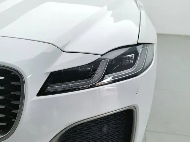 Jaguar XFL — Фото автомобиля 7