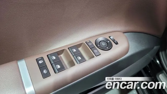 Hyundai Grandeur Grandeur (GN7) 2.5 Бензин 2WD — Фото автомобиля 20