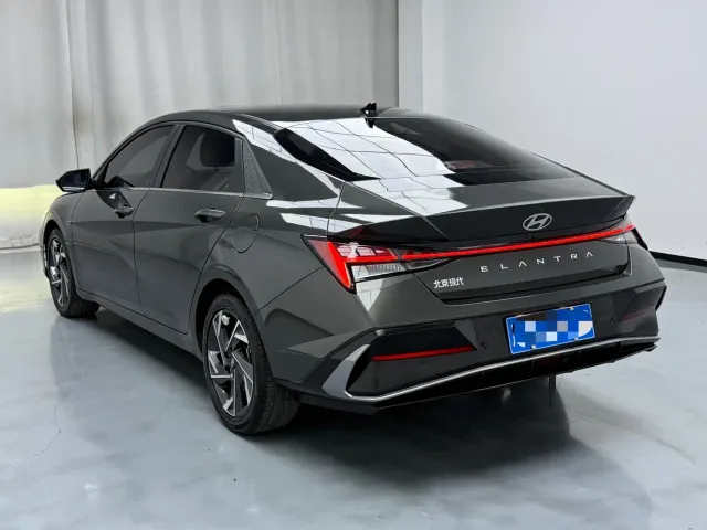 Hyundai Elantra — Фото автомобиля 17