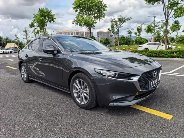 Mazda Axela — Фото автомобиля 3