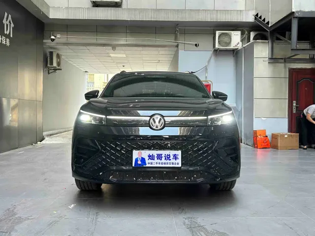 Volkswagen Tiguan L — Фото автомобиля 18