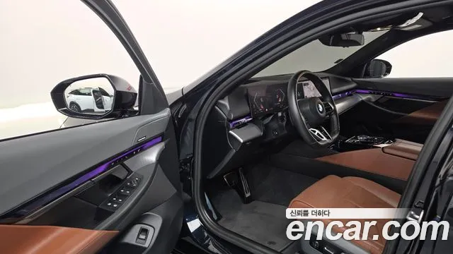 BMW 5 Series G60 — Фото автомобиля 15