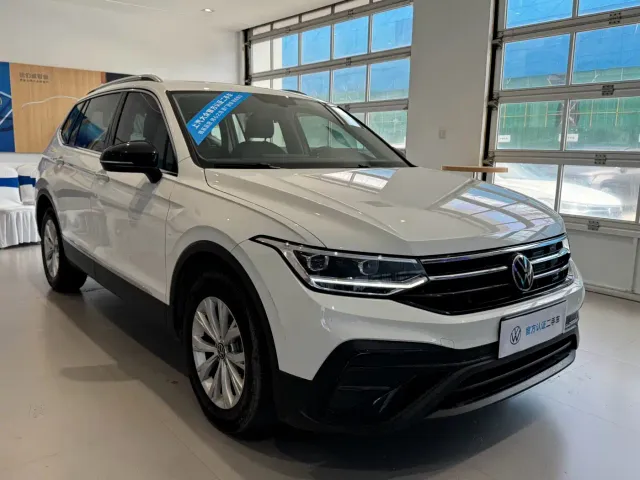 Volkswagen Tiguan L — Фото автомобиля 3