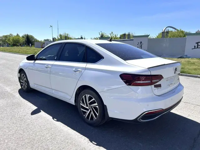 Volkswagen Lavida — Фото автомобиля 12