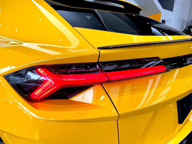 Lamborghini Urus — Фото автомобиля 5