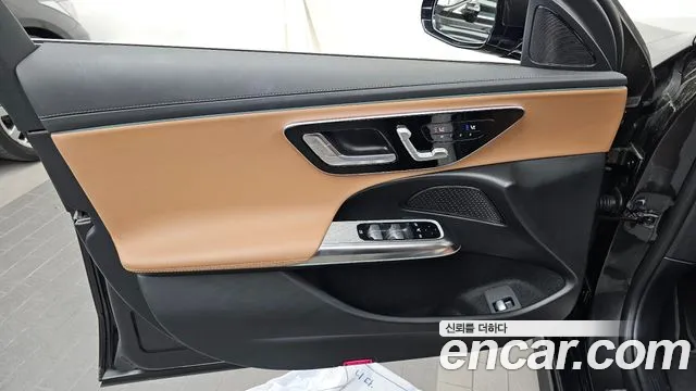 Mercedes-Benz E-Class — Фото автомобиля 23