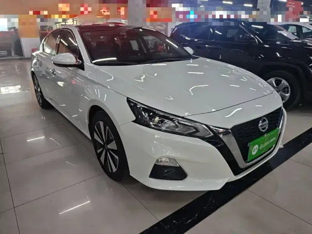Nissan Teana — Фото автомобиля 3
