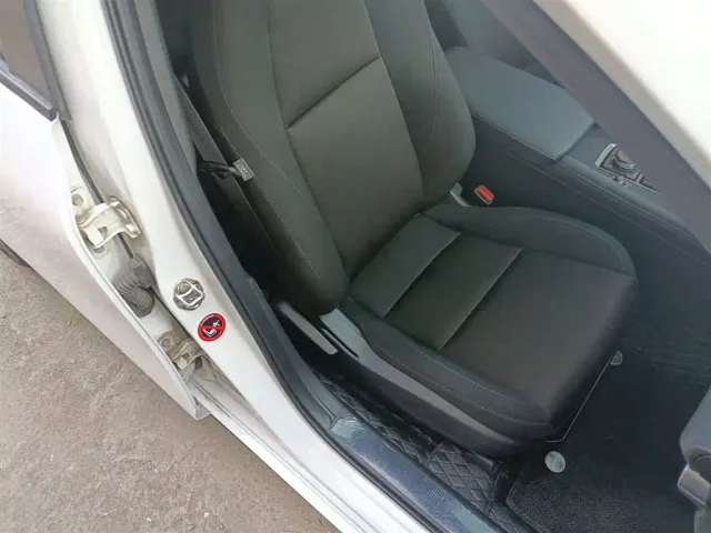 Mazda Axela — Фото автомобиля 24