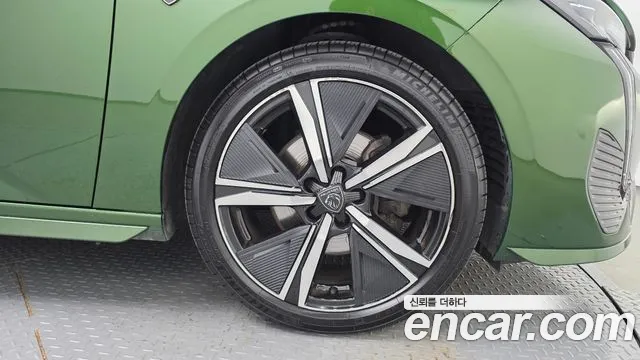 Peugeot 308 — Фото автомобиля 3