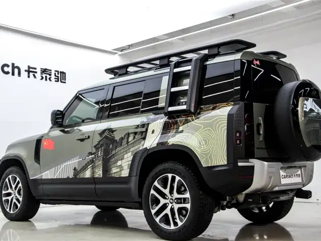 Land Rover Defender — Фото автомобиля 7
