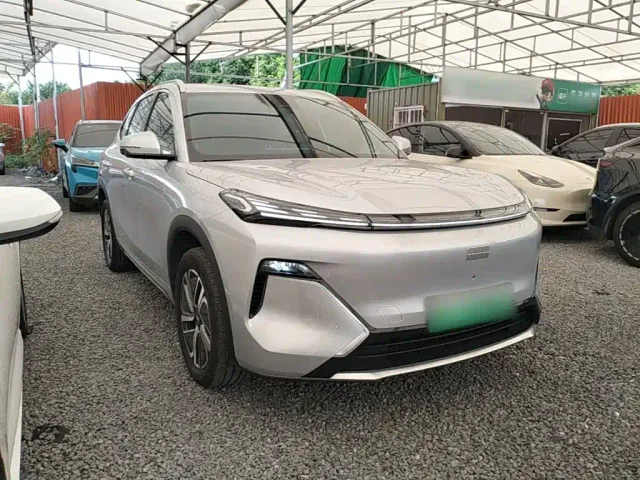 Geely Galaxy Starship 7 EM-i — Фото автомобиля 3