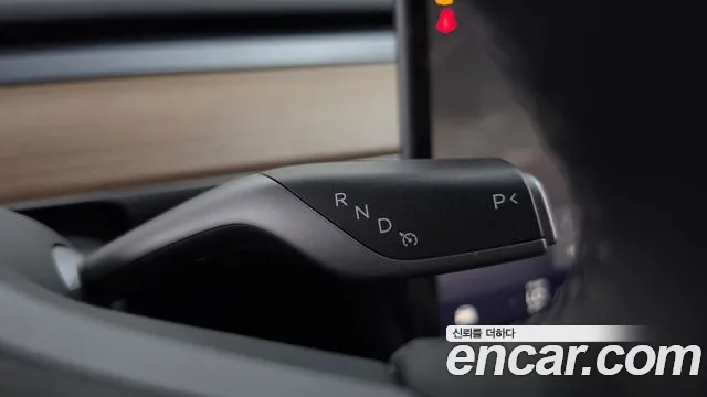 Tesla Model Y — Фото автомобиля 9