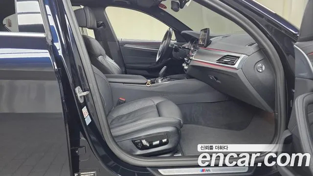 BMW 5 Series G30 — Фото автомобиля 16