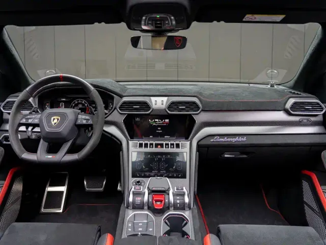 Lamborghini Urus — Фото автомобиля 14