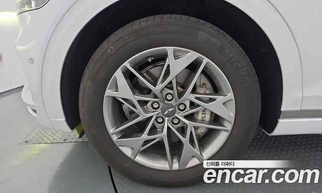 Genesis GV70 — Фото автомобиля 5