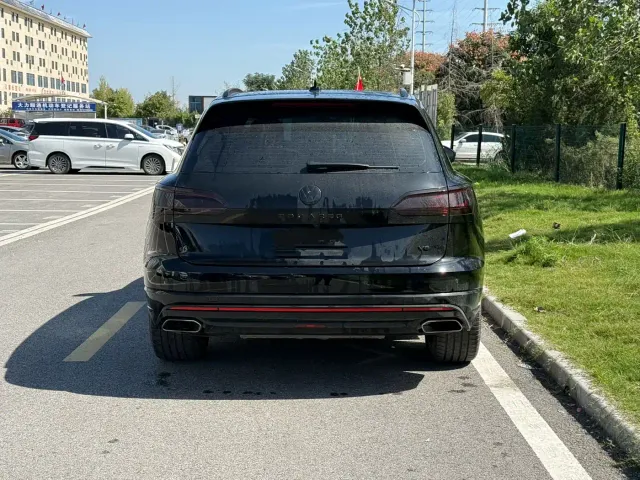 Volkswagen Touareg — Фото автомобиля 17