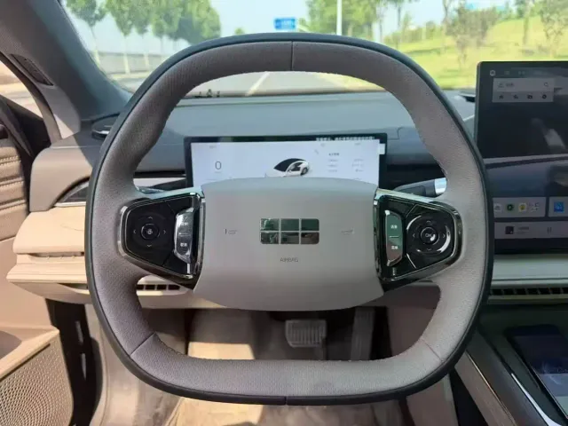 Geely Galaxy Xingyao 8 — Фото автомобиля 7
