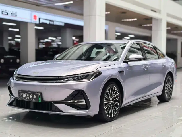 Фотография автомобиля — Geely Galaxy A7