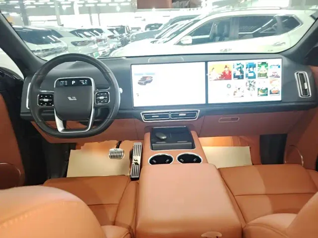 Li Auto L9 — Фото автомобиля 9