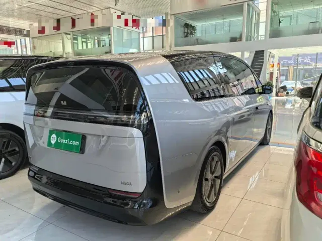 Li Auto MEGA — Фото автомобиля 6
