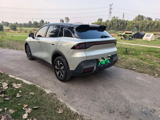 Changan Qiyuan Q05 — Фото автомобиля 5