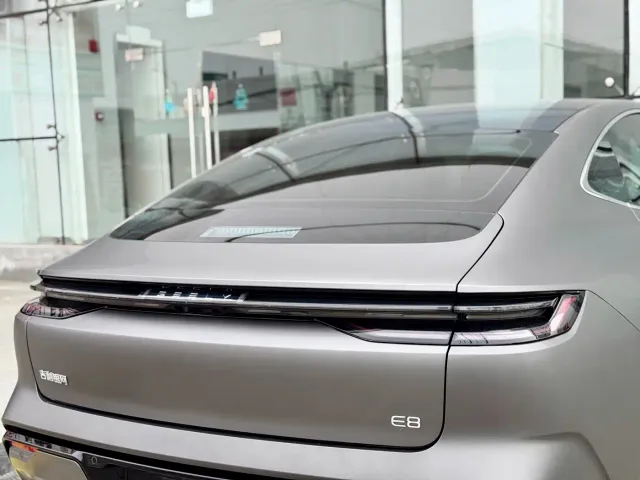 Geely Galaxy E8 — Фото автомобиля 9