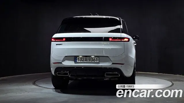 Land Rover Range Rover Sport — Фото автомобиля 4