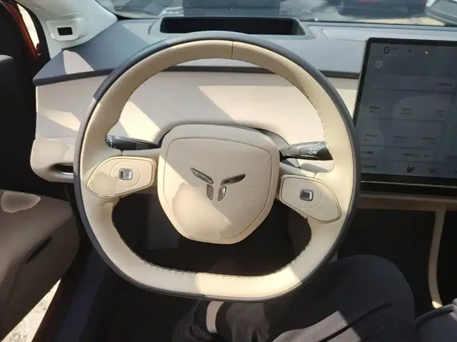 Hongqi Tiangong 05 — Фото автомобиля 10