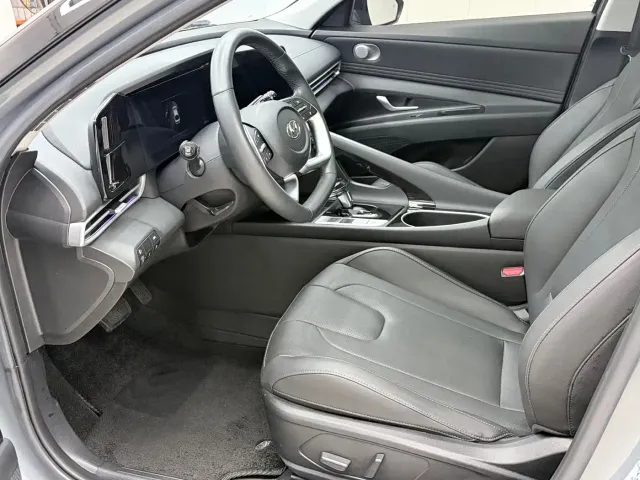 Hyundai Elantra — Фото автомобиля 8
