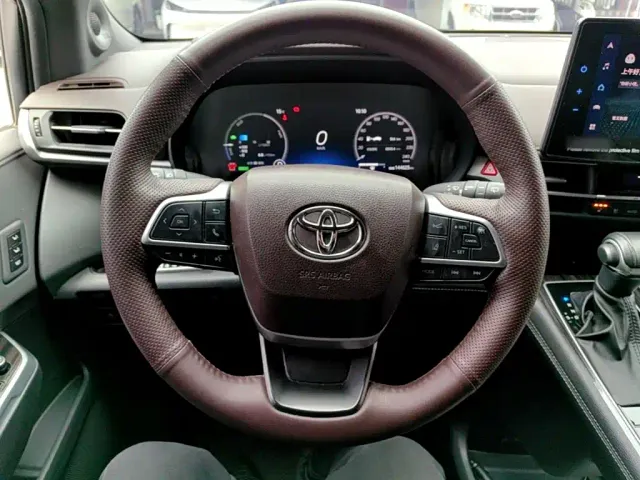 Toyota Sienna — Фото автомобиля 10